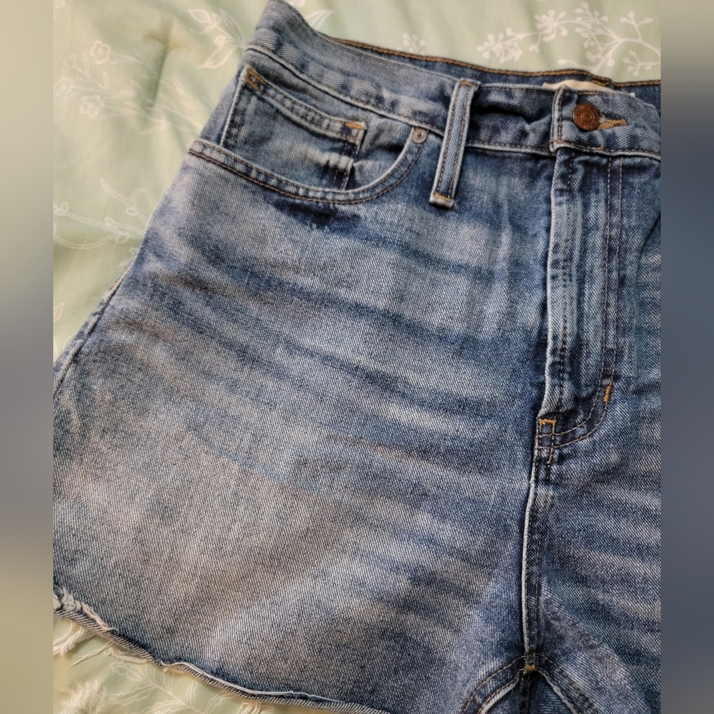 Madewell Blue Jean Shorts Cut-Off Style - Picture 4 of 8